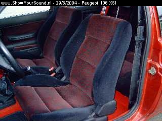 showyoursound.nl - Sound On A XSI - Peugeot 106 XSI - dsc00001.jpg - Nog eens de rode vloerbekleding..